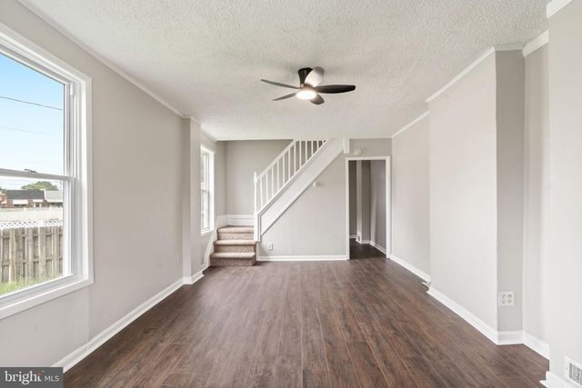 16 RICHARDSON AVE, Linwood, PA 19061