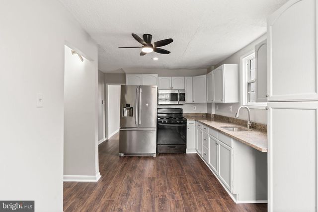 16 RICHARDSON AVE, Linwood, PA 19061