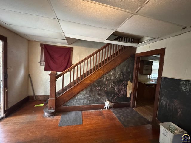 1015 SW 16th ST, Topeka, KS 66604