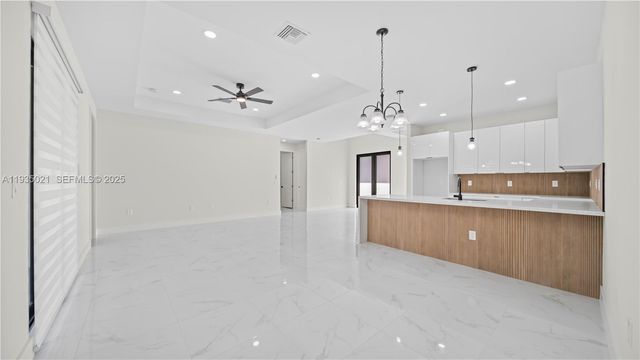 1121 CROCUS ST E, Lehigh Acres, FL 33974