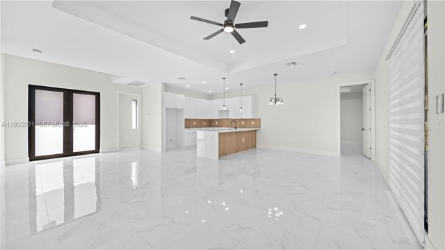 1121 CROCUS ST E, Lehigh Acres, FL 33974