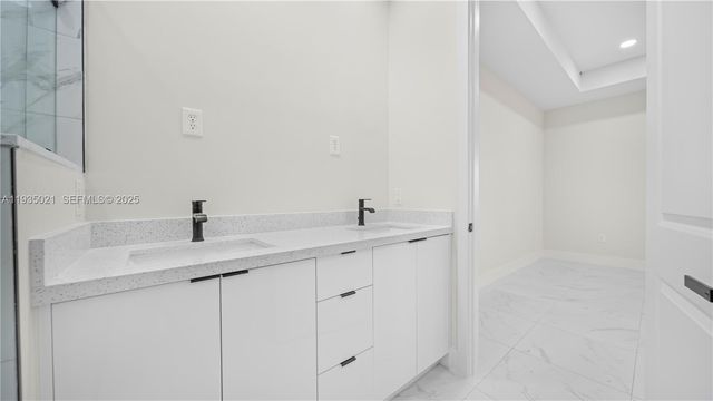 1121 CROCUS ST E, Lehigh Acres, FL 33974