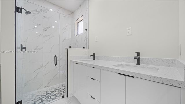 1121 CROCUS ST E, Lehigh Acres, FL 33974