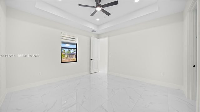 1121 CROCUS ST E, Lehigh Acres, FL 33974