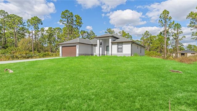 1121 CROCUS ST E, Lehigh Acres, FL 33974