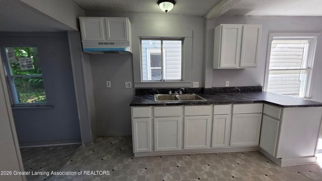 1019 Hickory Street, Lansing, MI 48912