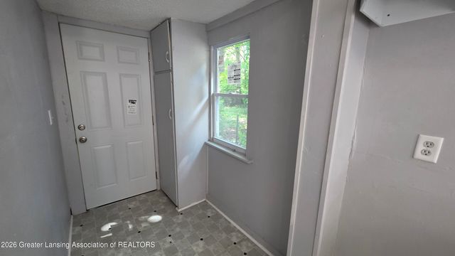 1019 Hickory Street, Lansing, MI 48912
