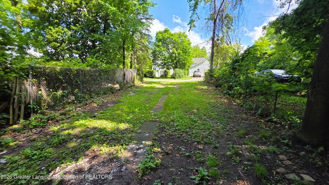 1019 Hickory Street, Lansing, MI 48912