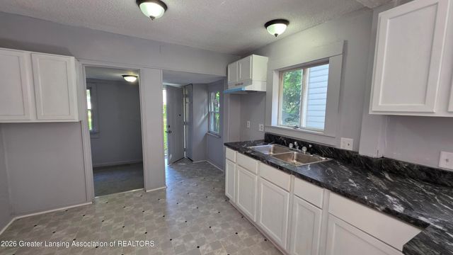1019 Hickory Street, Lansing, MI 48912