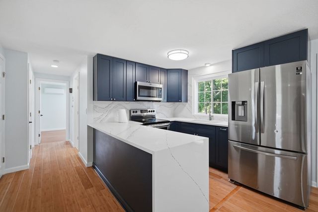 38 Green Meadow Ln, West Springfield, MA 01089