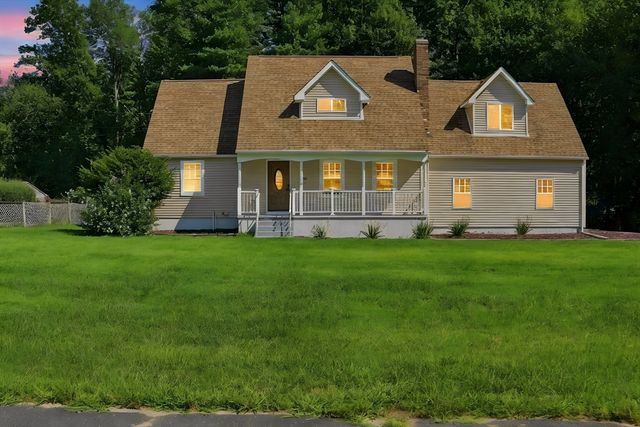 38 Green Meadow Ln, West Springfield, MA 01089