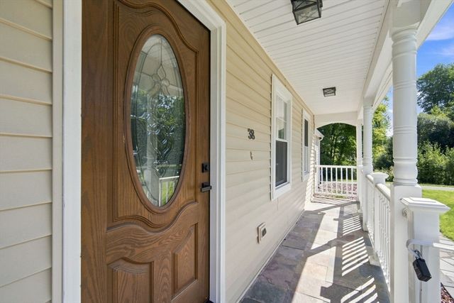 38 Green Meadow Ln, West Springfield, MA 01089