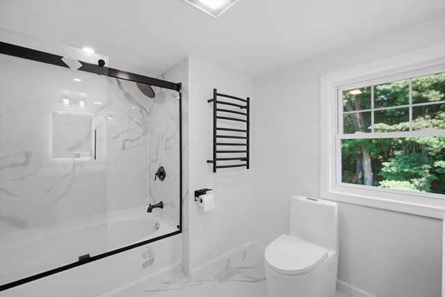 38 Green Meadow Ln, West Springfield, MA 01089