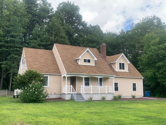 38 Green Meadow Ln, West Springfield, MA 01089