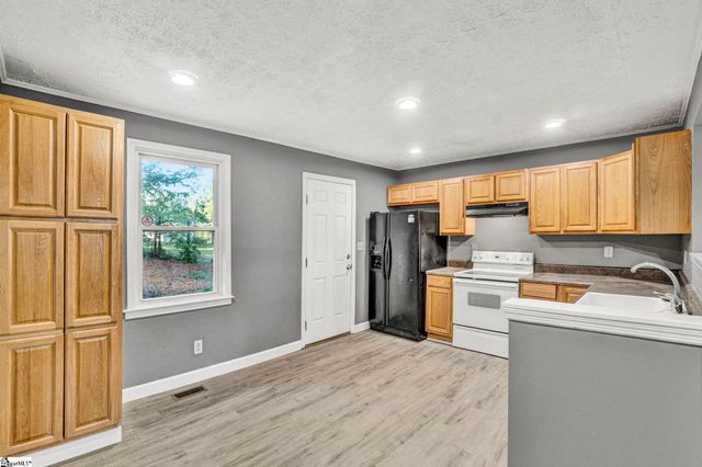 19 Stevenson Lane, Greenville, SC 29611