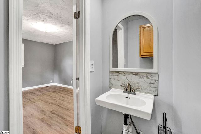 19 Stevenson Lane, Greenville, SC 29611