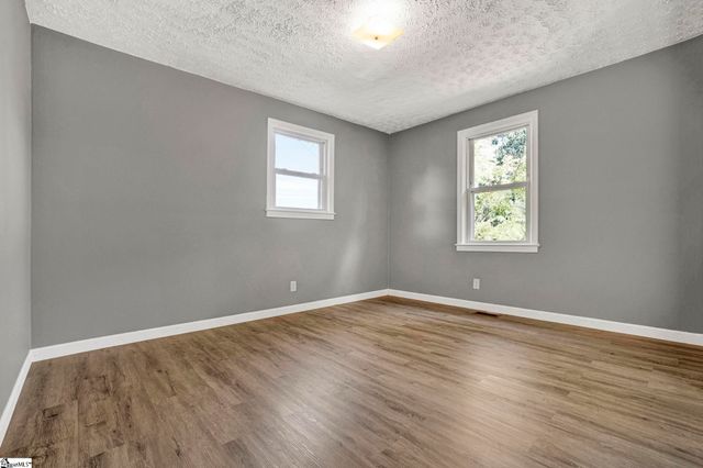 19 Stevenson Lane, Greenville, SC 29611