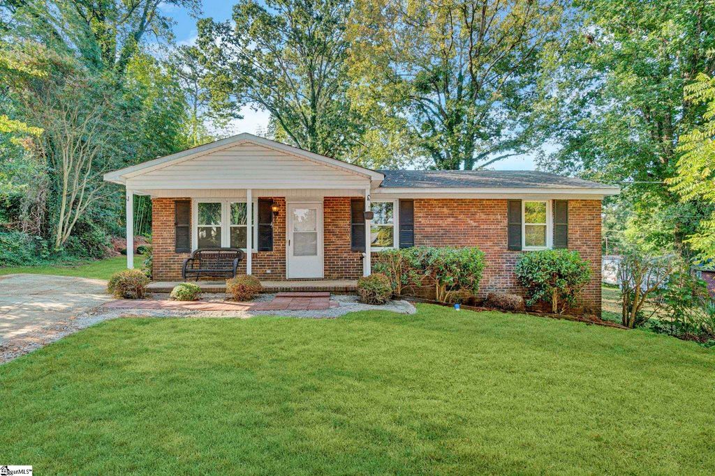 19 Stevenson Lane, Greenville, SC 29611