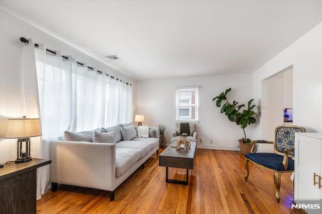 659 River Road, Teaneck, NJ 07666