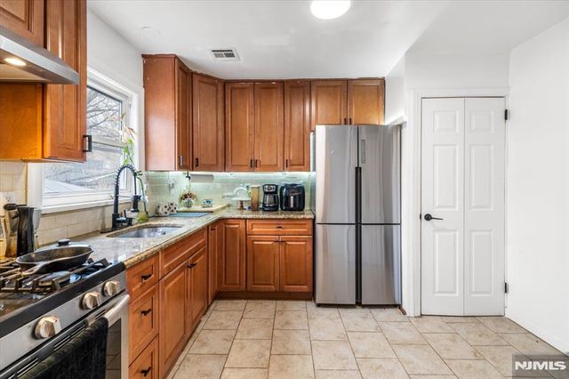 659 River Road, Teaneck, NJ 07666