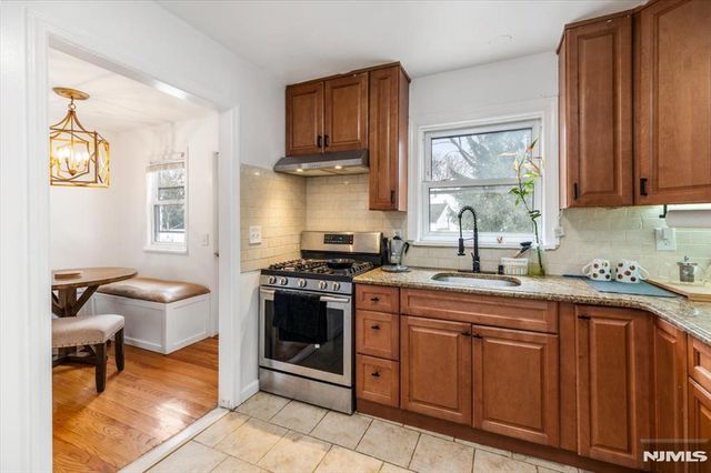 659 River Road, Teaneck, NJ 07666