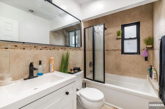 659 River Road, Teaneck, NJ 07666