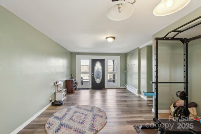 33 Milburn Lane, Hendersonville, NC 28792