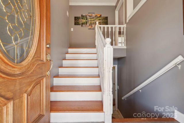 33 Milburn Lane, Hendersonville, NC 28792