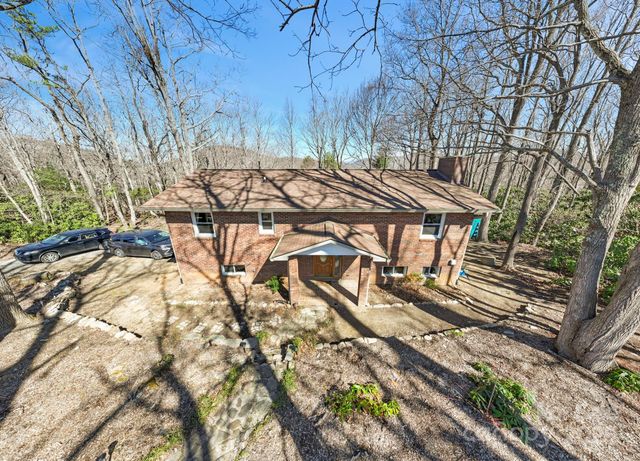 33 Milburn Lane, Hendersonville, NC 28792