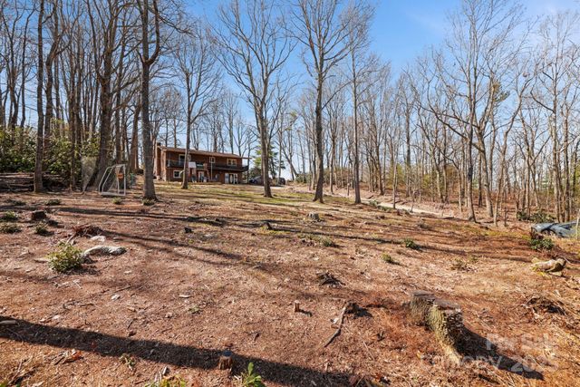 33 Milburn Lane, Hendersonville, NC 28792