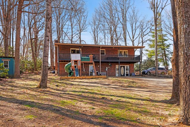 33 Milburn Lane, Hendersonville, NC 28792