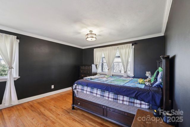 33 Milburn Lane, Hendersonville, NC 28792
