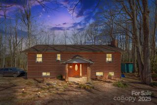 33 Milburn Lane, Hendersonville, NC 28792
