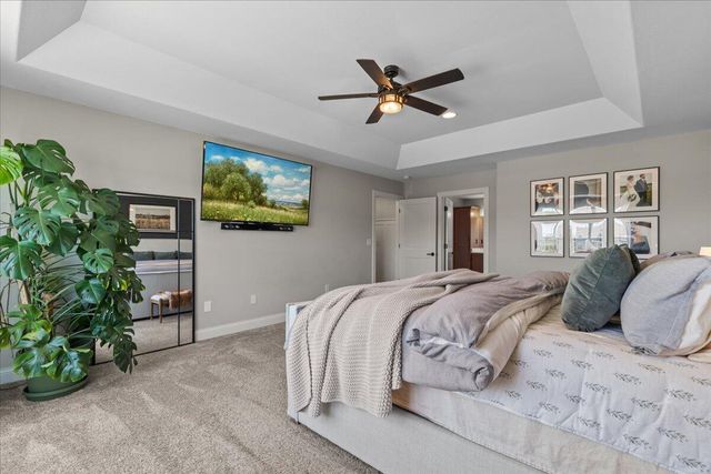 2900 Loretta LANE, West Bend, WI 53090