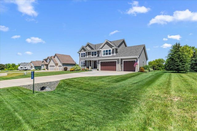 2900 Loretta LANE, West Bend, WI 53090