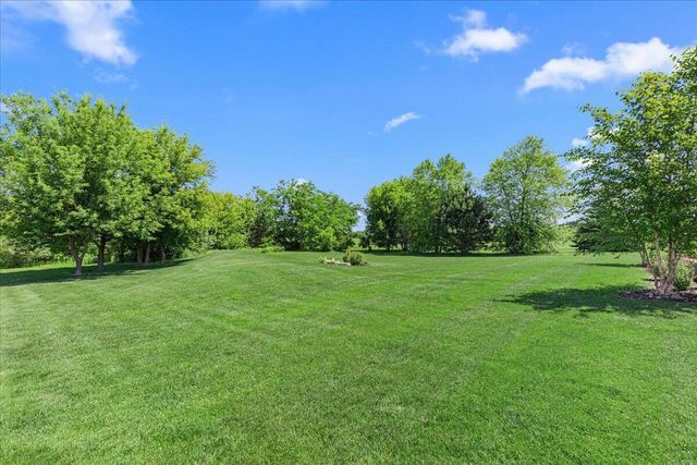 2900 Loretta LANE, West Bend, WI 53090