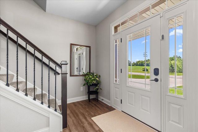 2900 Loretta LANE, West Bend, WI 53090