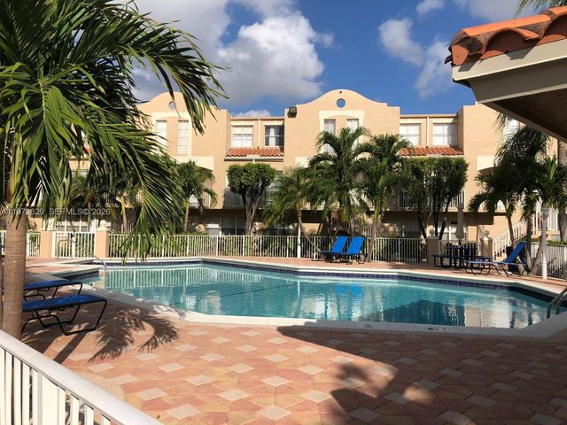 665 NW 85th Pl 10-202, Miami, FL 33126