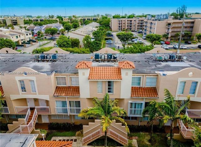 665 NW 85th Pl 10-202, Miami, FL 33126