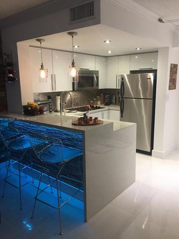 665 NW 85th Pl 10-202, Miami, FL 33126