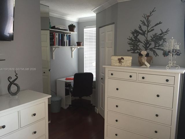 665 NW 85th Pl 10-202, Miami, FL 33126