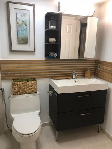 665 NW 85th Pl 10-202, Miami, FL 33126