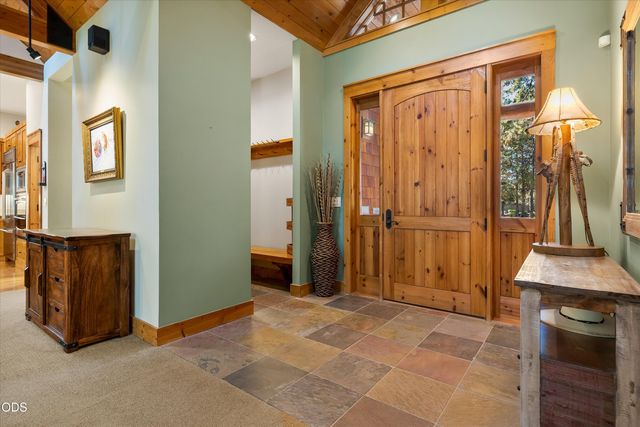 56740 Nest Pine Drive, Bend, OR 97707