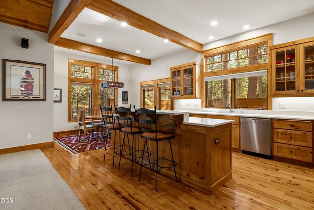 56740 Nest Pine Drive, Bend, OR 97707