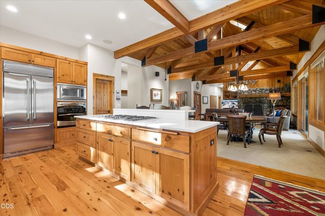 56740 Nest Pine Drive, Bend, OR 97707
