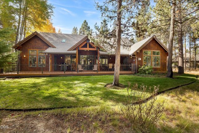 56740 Nest Pine Drive, Bend, OR 97707