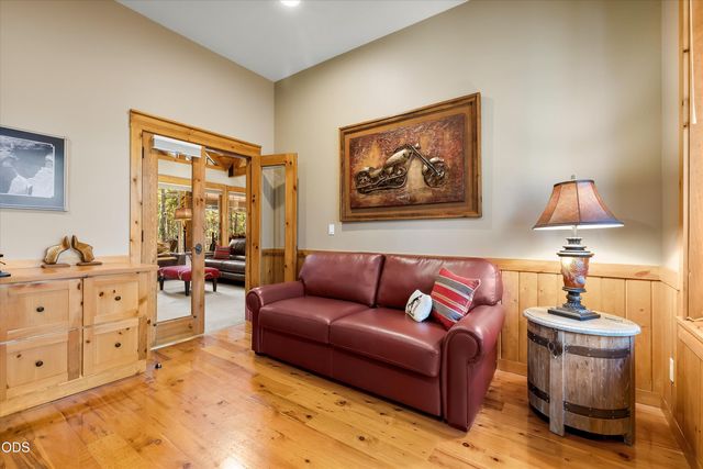 56740 Nest Pine Drive, Bend, OR 97707
