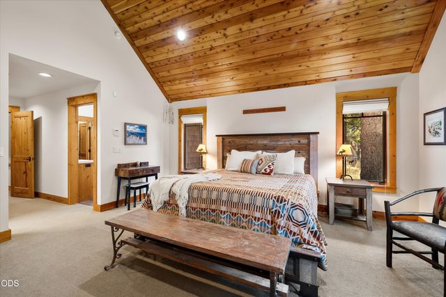 56740 Nest Pine Drive, Bend, OR 97707