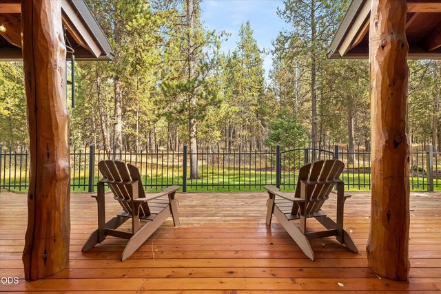 56740 Nest Pine Drive, Bend, OR 97707