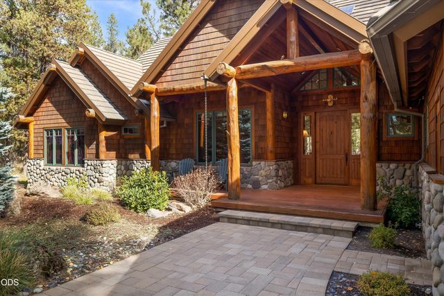 56740 Nest Pine Drive, Bend, OR 97707